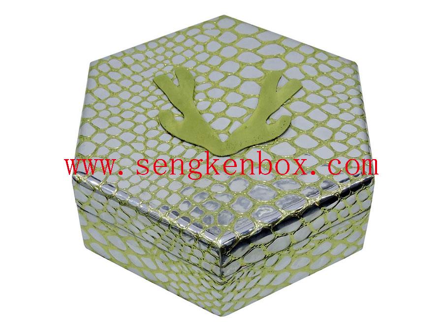 Skórzane pudełko upominkowe w kształcie sześciokąta