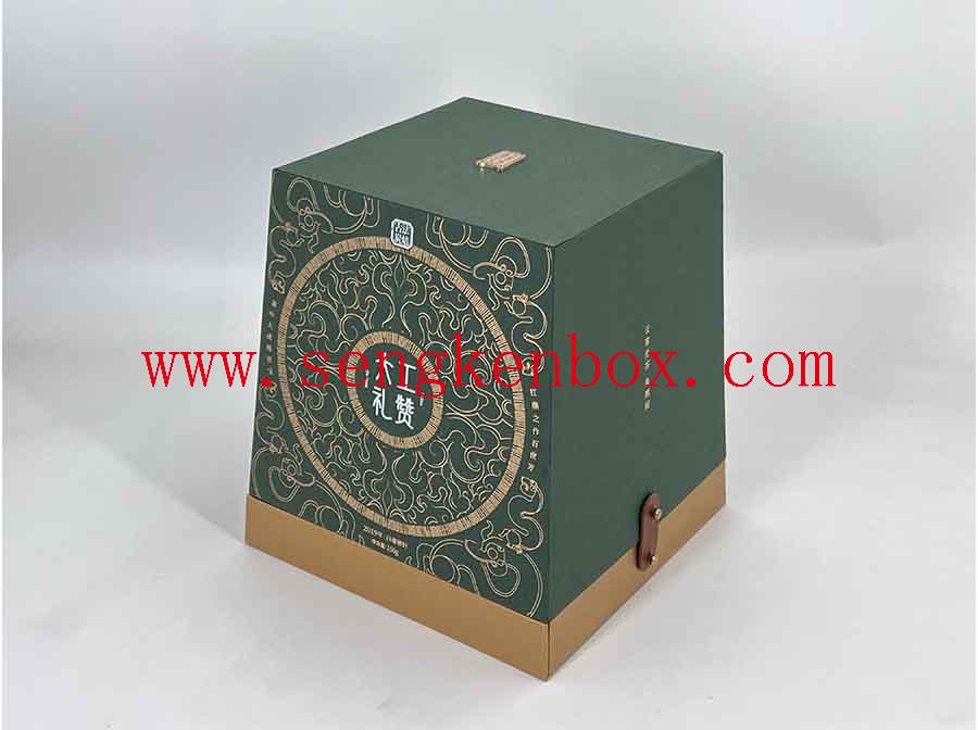Papierowe pudełko upominkowe z zieloną herbatą