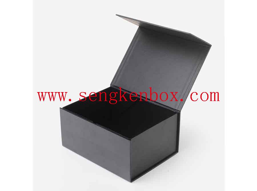 Prostokątne składane pudełko składane z czarną klapką