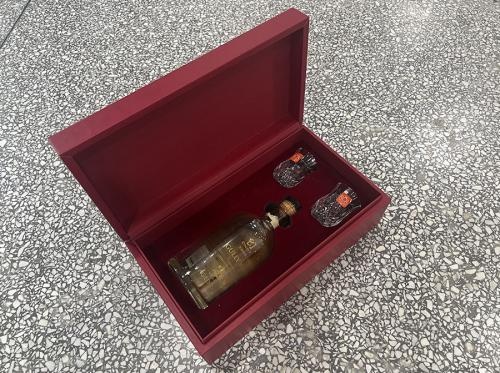 Sprzedaż OEM i ODM Luxury Gift Wine Paper Box Packaging with Elegant Insert
